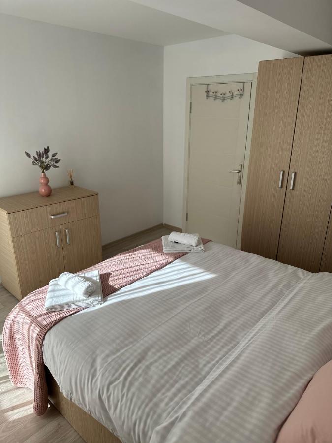 Fly Airport Residences & Therme-Self Check-In Otopeni Exterior foto