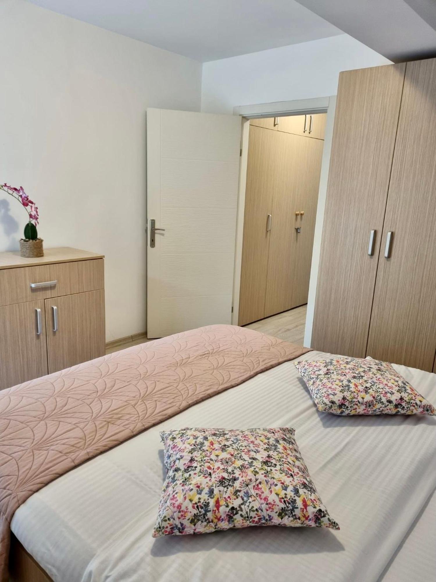 Fly Airport Residences & Therme-Self Check-In Otopeni Exterior foto